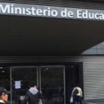 Gobierno peruano estudia corregir textos escolares con fes de erratas